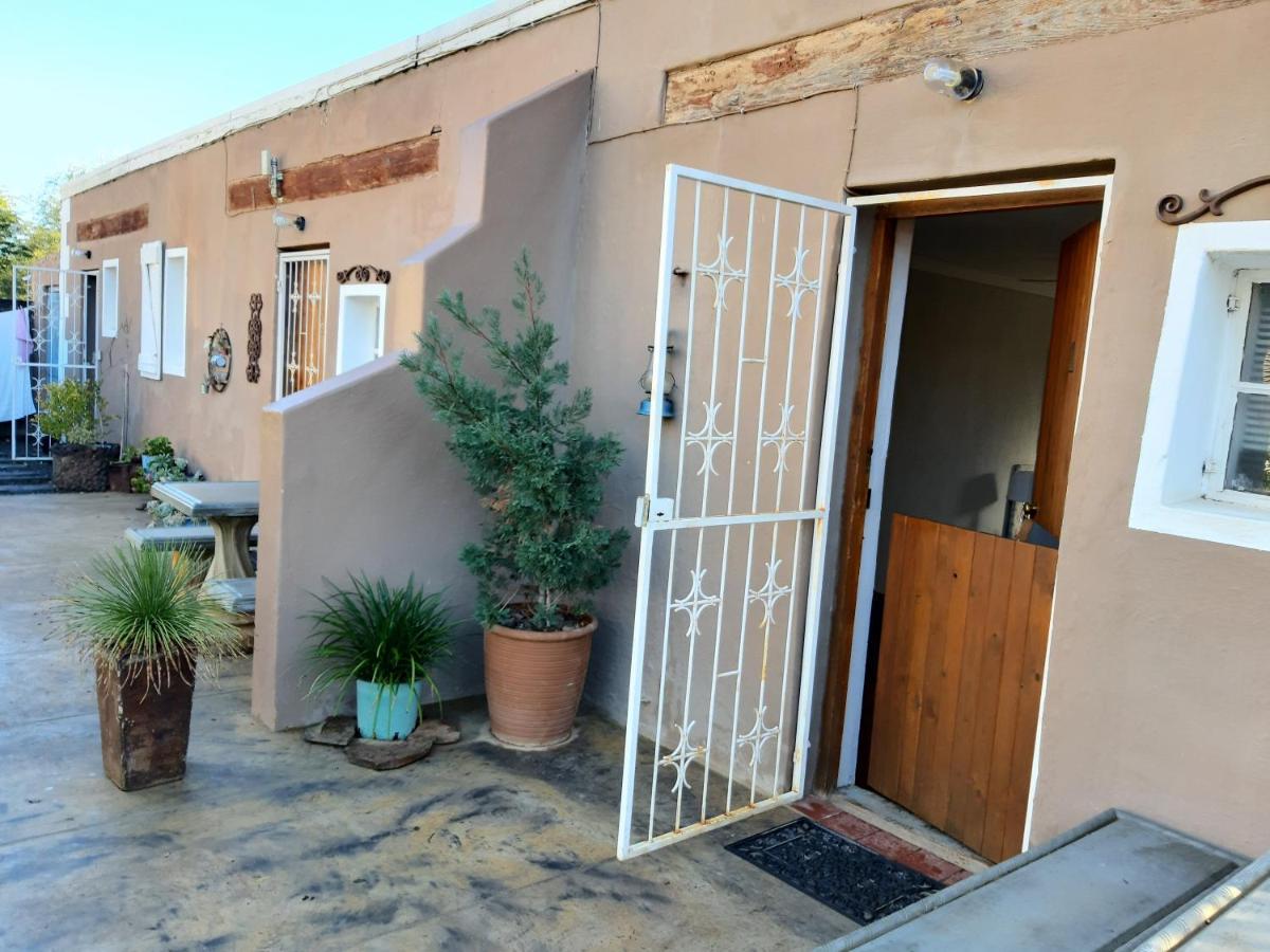 Carmel Villa B&B Or Self-Catering Calvinia Exterior foto